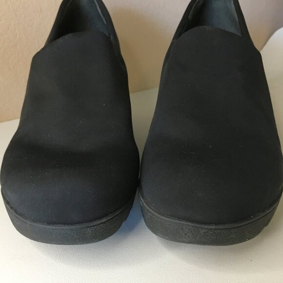 ๐๐ข๐ก๐๐๐ ๐. ๐ฃ๐๐๐ก๐๐ฅ โฆ๏ธ "Maddy" Black Crepe Wedge Comfort Shoe - Picture 9 of 15